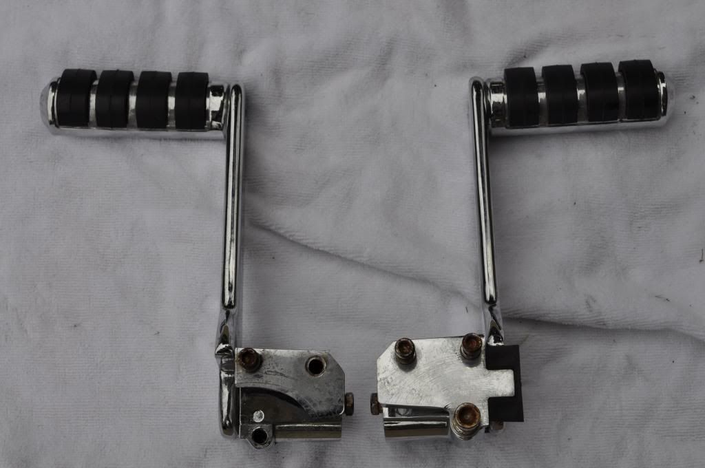 KURYAKYN 7926 HARLEY DAVIDSON FLH FLT Passenger Adjustable Foot Pegs